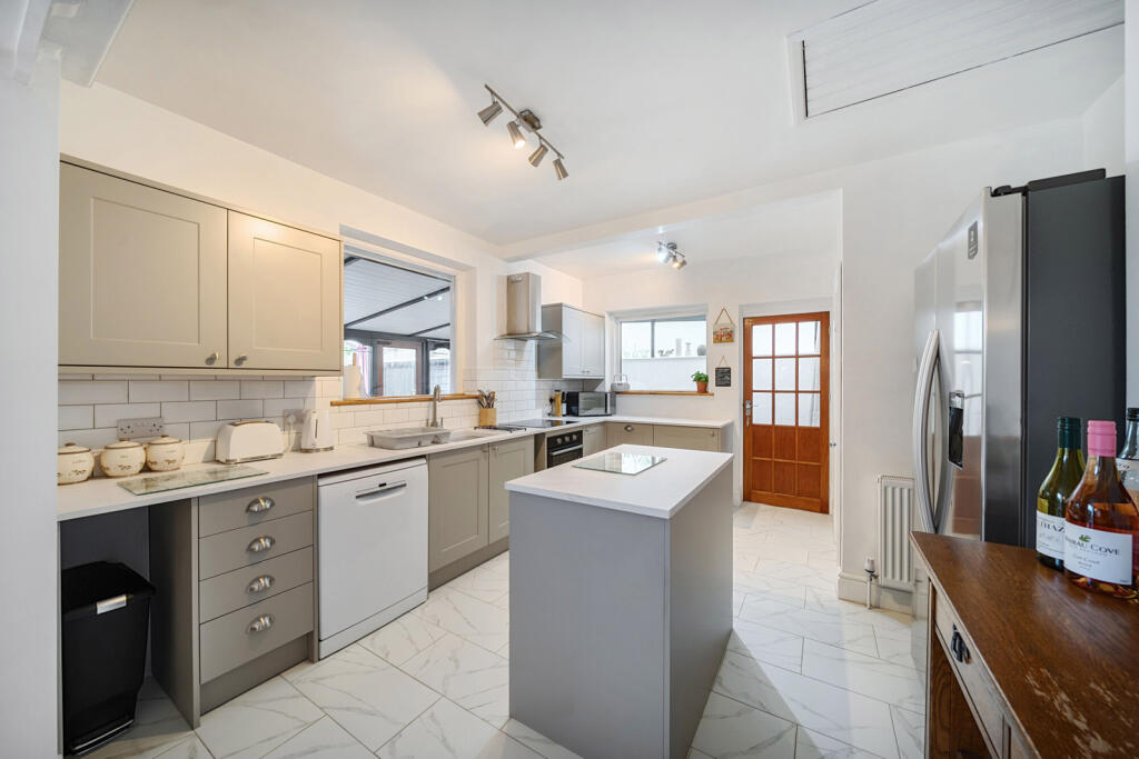 1298738-16-682f2c...