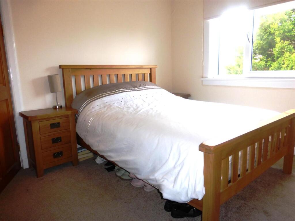 Bed 1.JPG
