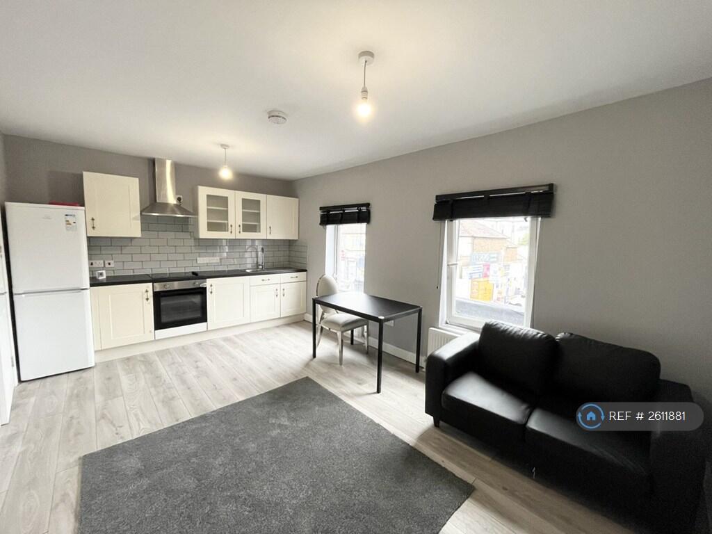 Kitchen/ Lounge