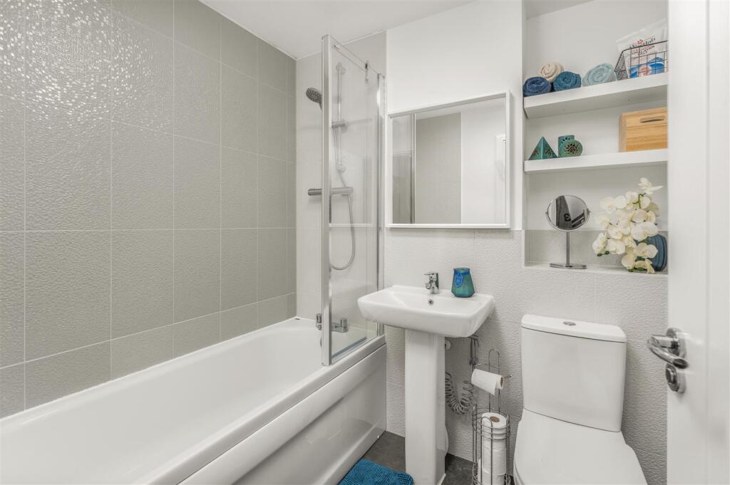 9 Poulter Road, Banbury-25.jpg