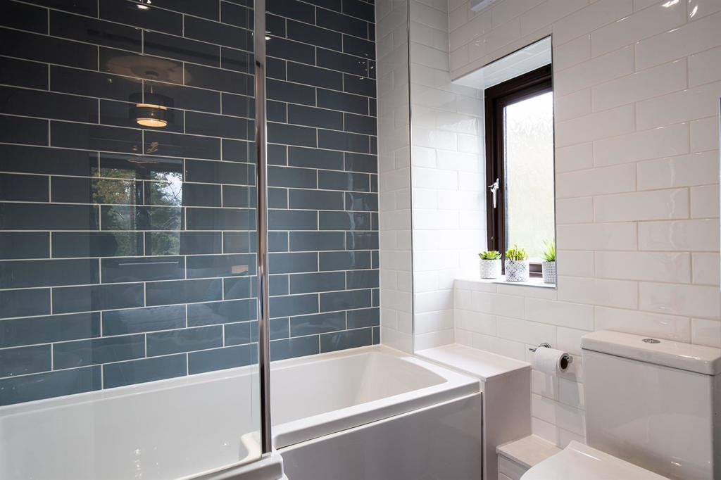 bathroom2.jpg
