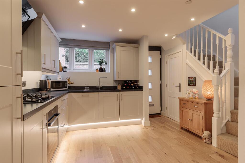 Kitchen C.jpg