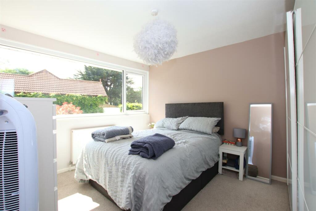 Bedroom 1.JPG