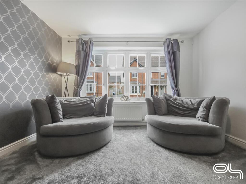 Henley Grove, Church Gresley (12).jpg