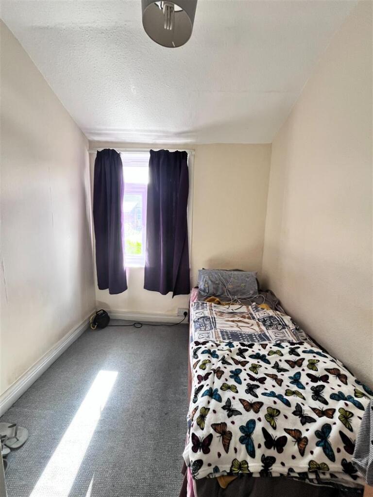 Bedroom 2 25 Lambton 1.jpg