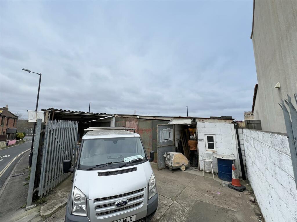 11 - Land for Auction, Bedminster, Bristol.JPG