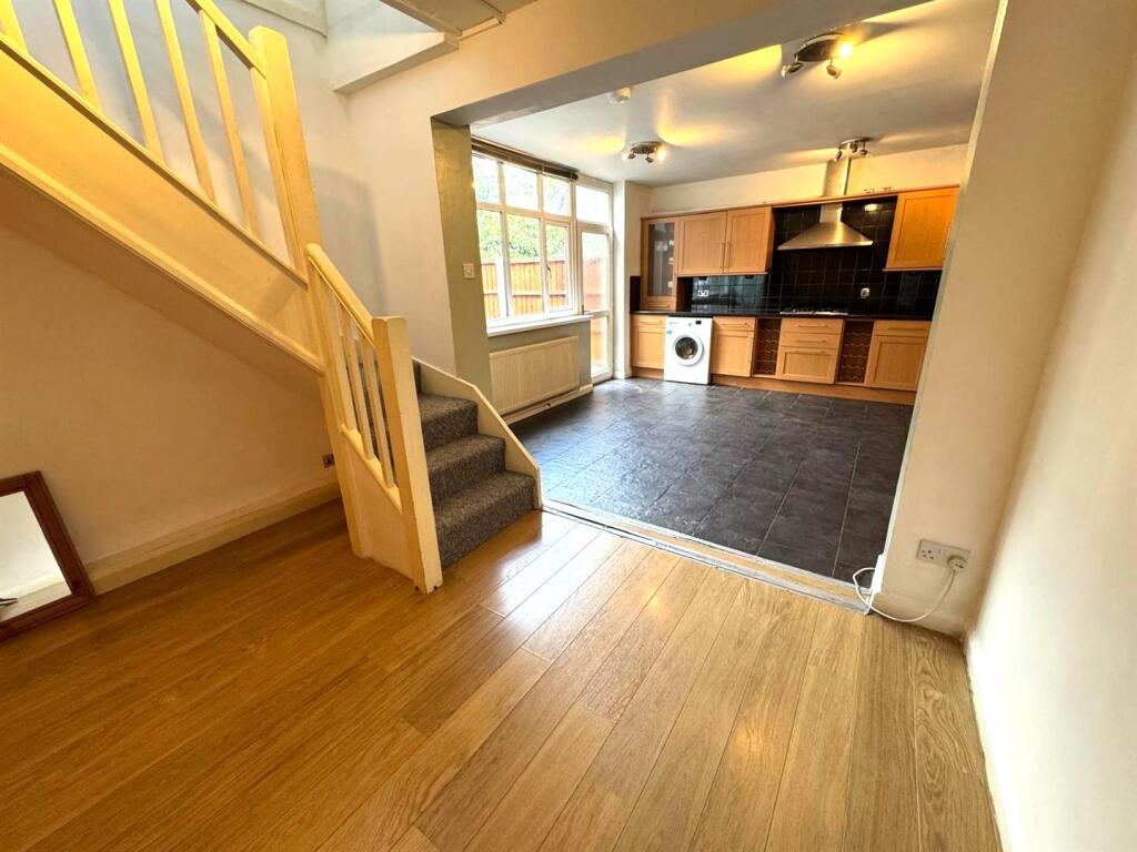 Open Plan Kitchen/Sitting Room Pic 2