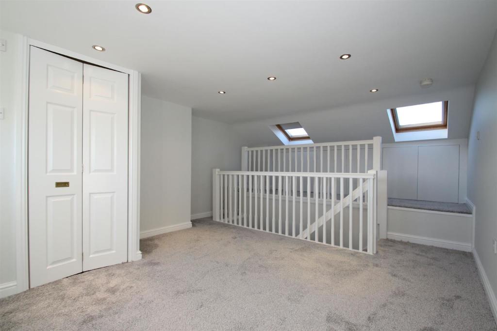 Bedroom 2 Aspect 2.jpg