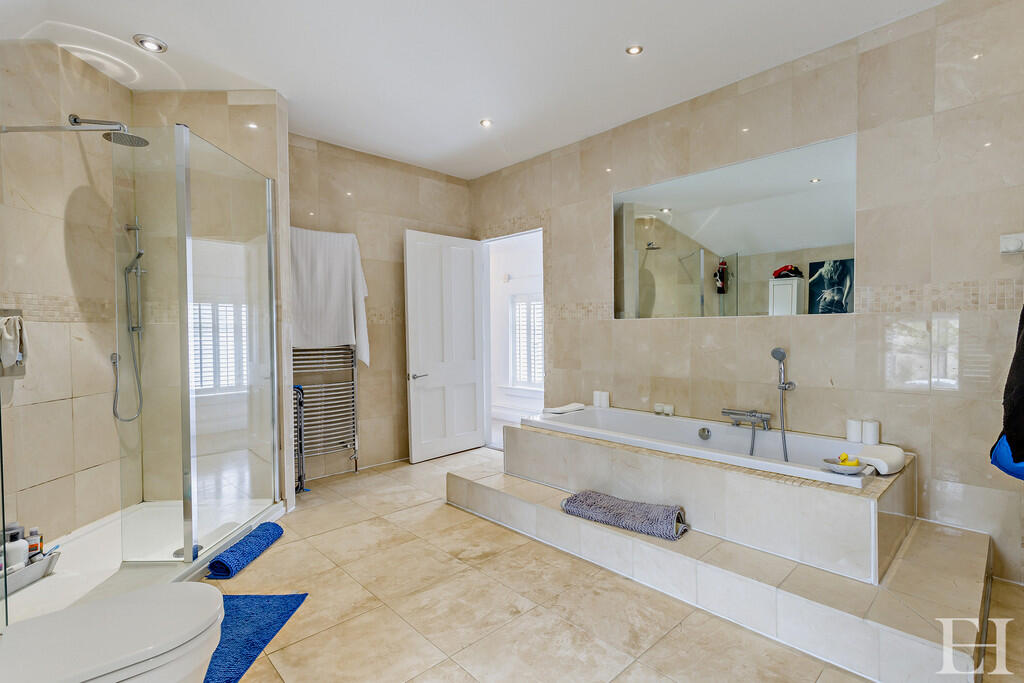 8646487-interiorW...