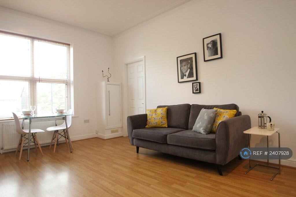 Large Open Plan Kitchen/Living Room
