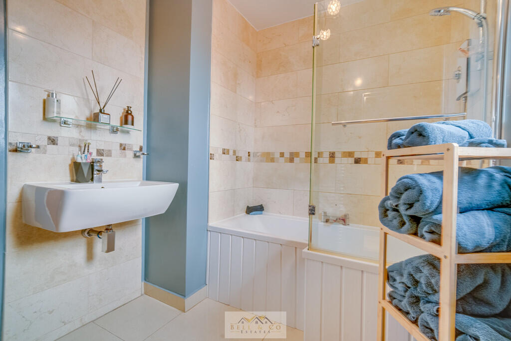 Bathroom 1.2