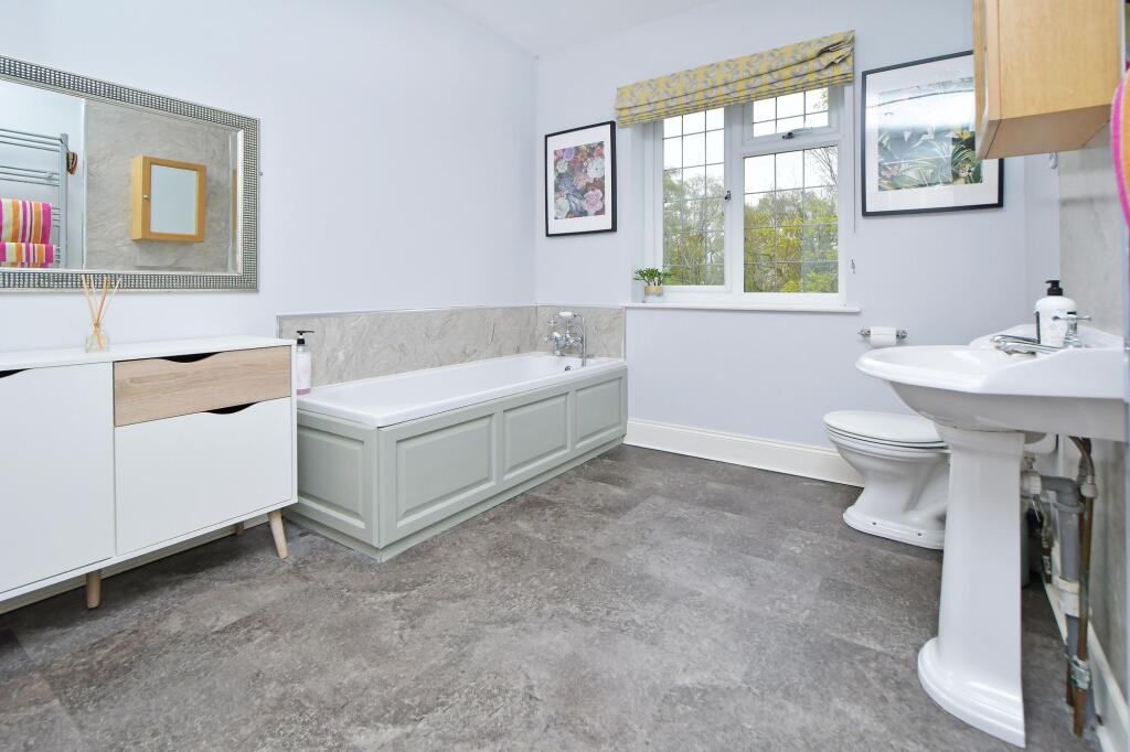 Principal bathroom