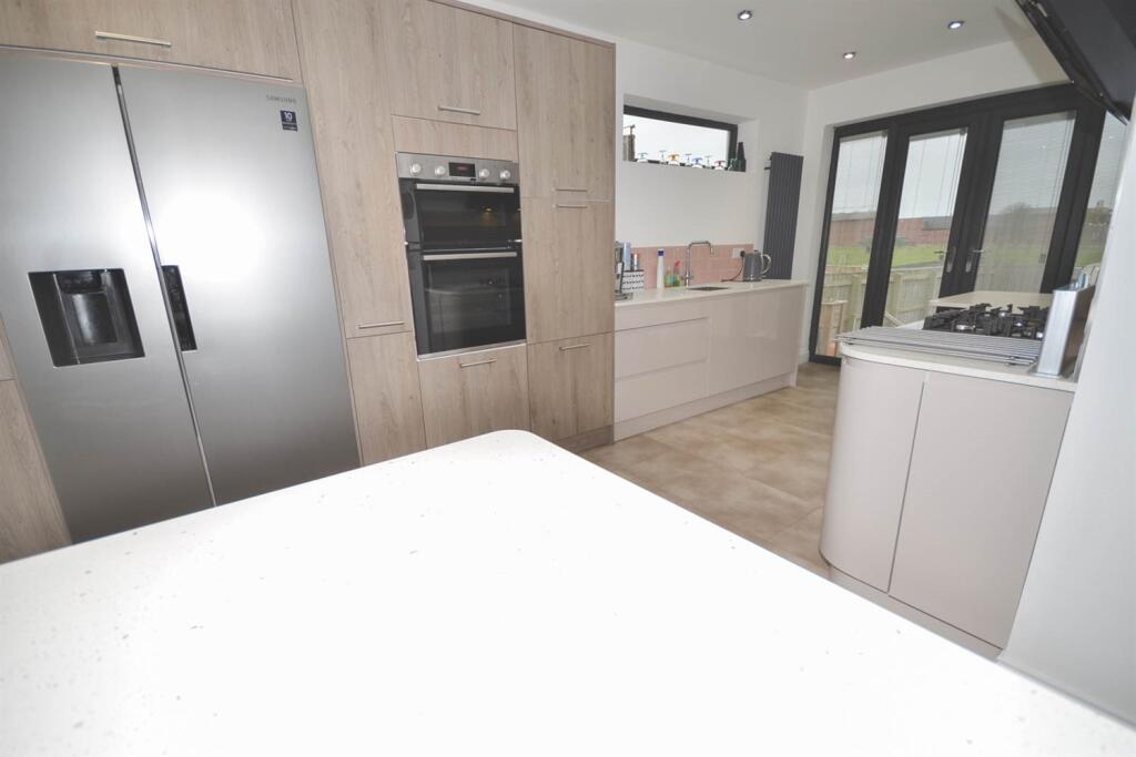 Kitchen / Family Roo