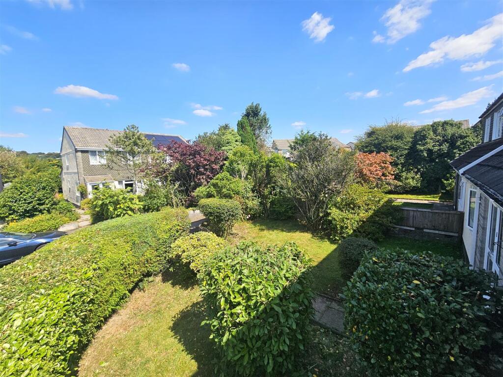 Front Gardens.jpg