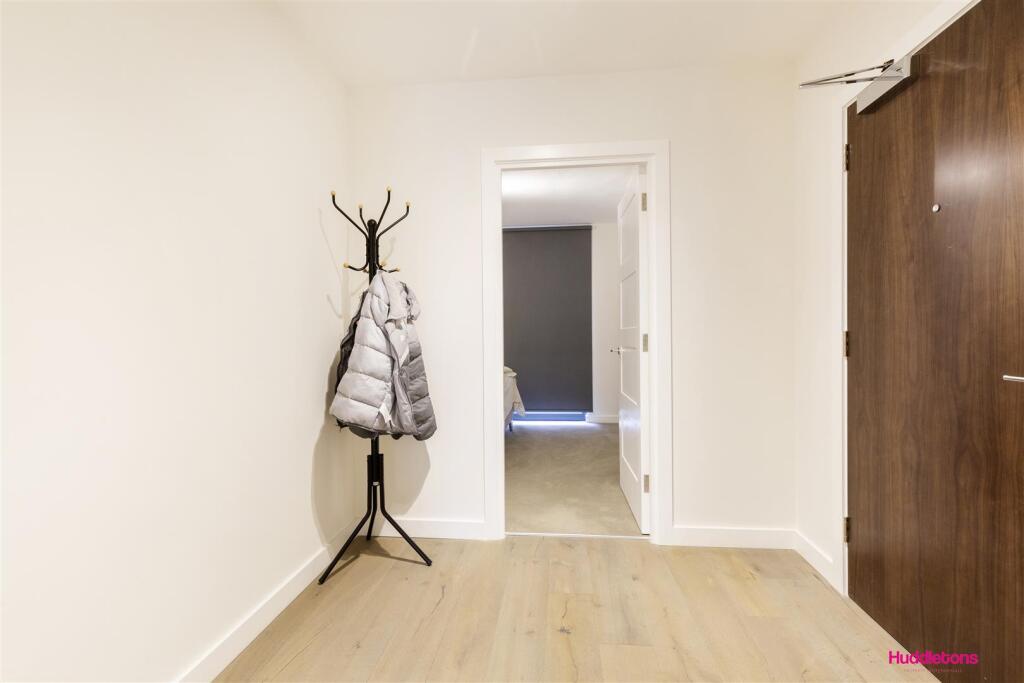 Omegas Court -14.jpg