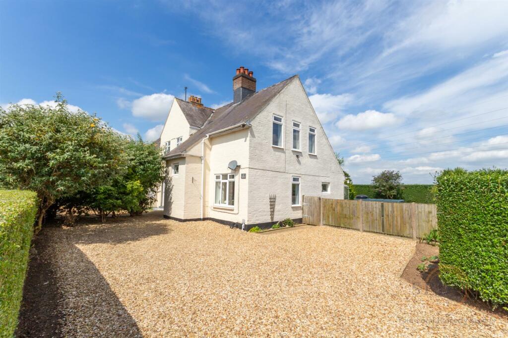 white house cottages -1.jpg