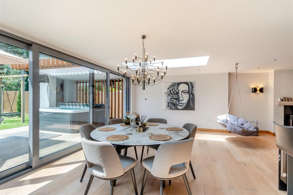 Open Plan Lounge/Kitchen/Dining Area