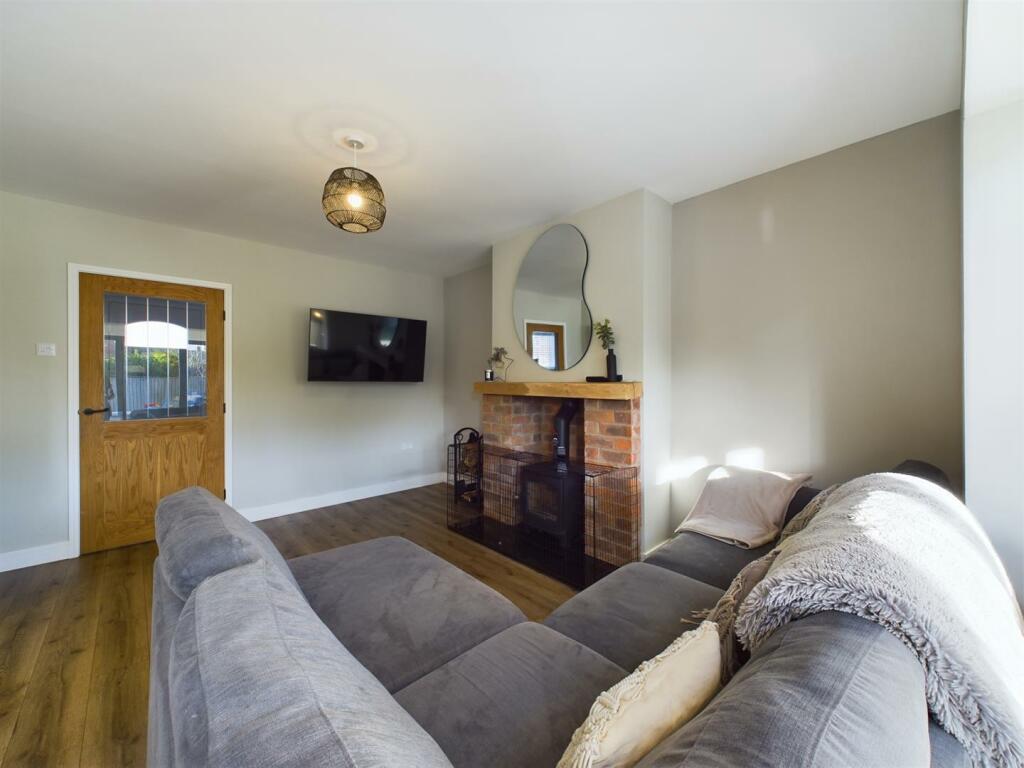 Lounge 6.jpg