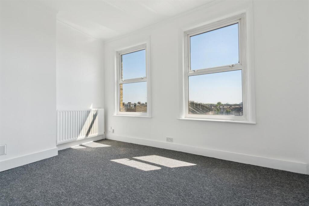 24a Glenburnie Road SW17 bedroom 1.jpg