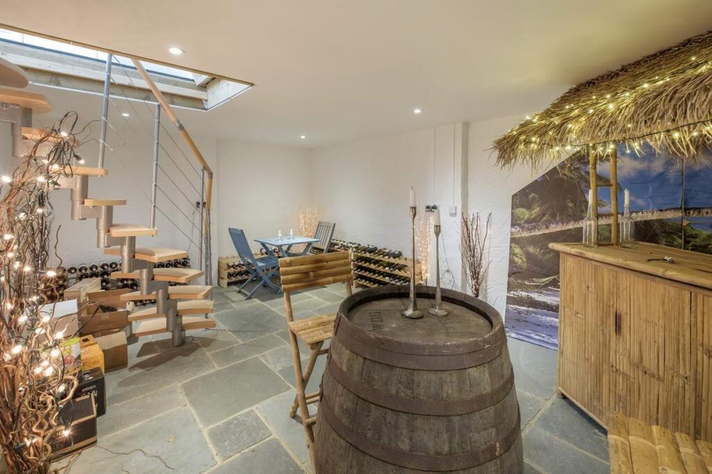Wine Cellar/Bar