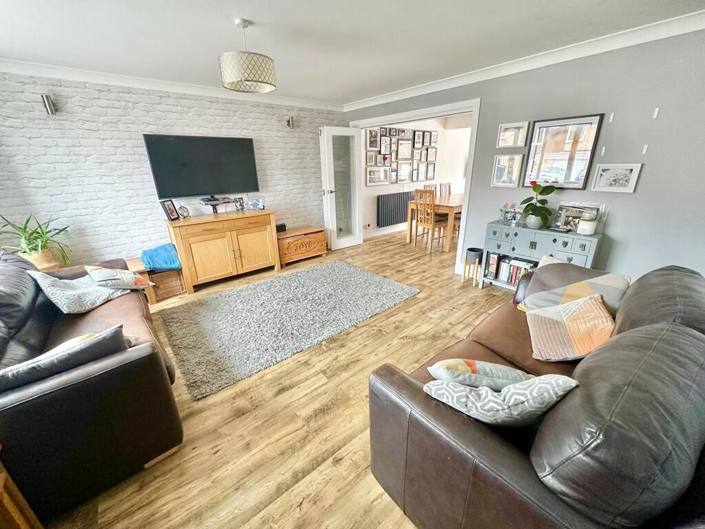 IMG-20250819-WA00...