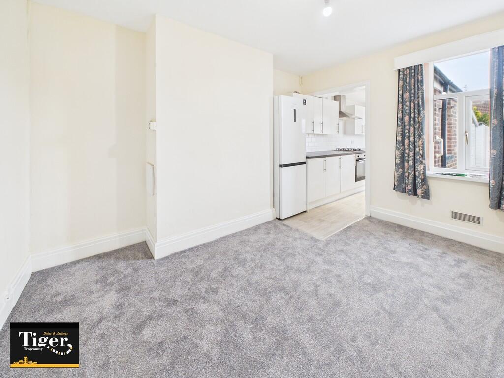 CAM02176G0-PR0724...