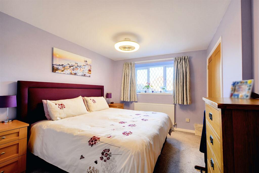 Bedroom 1_1.jpeg