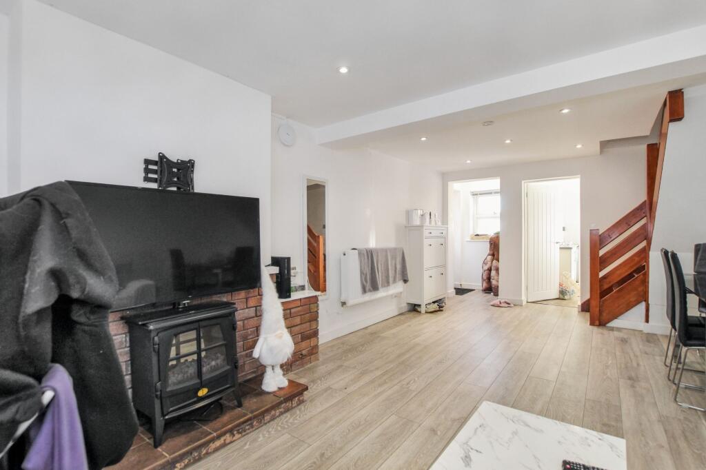 17 Chapel Lane, Harriseahead, Stoke-on-Trent ST7 4JN