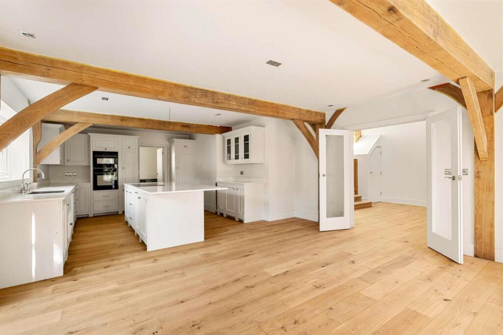 Oak Lodge, Dorking Road, Gomshall, GU5 9NY-118-192