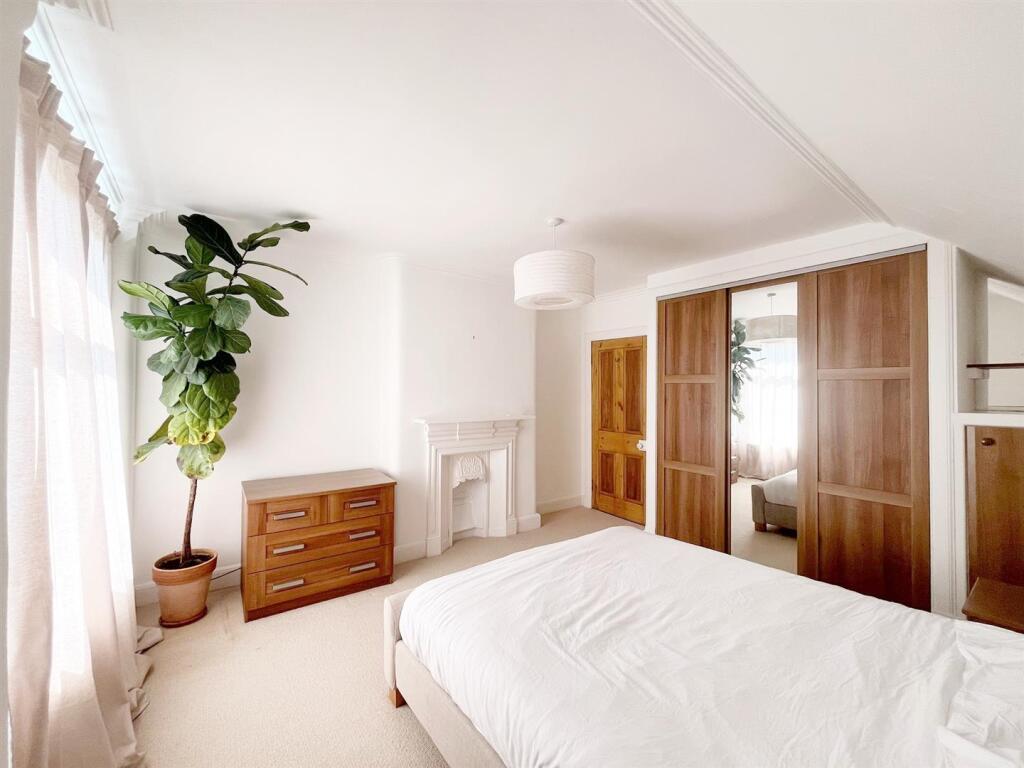 bedroom.jpg