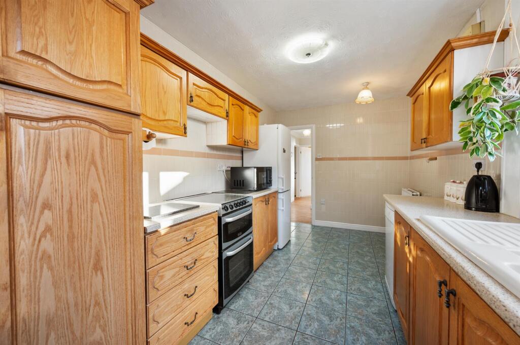 Kitchen - worktop and oven.jpg