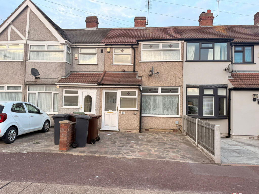 Lovely 3 Bedroom House to Rent on Second Avenue ,