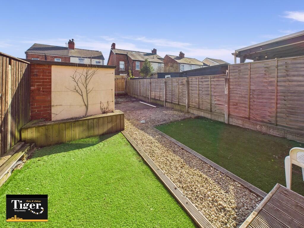 CAM02176G0-PR0506...