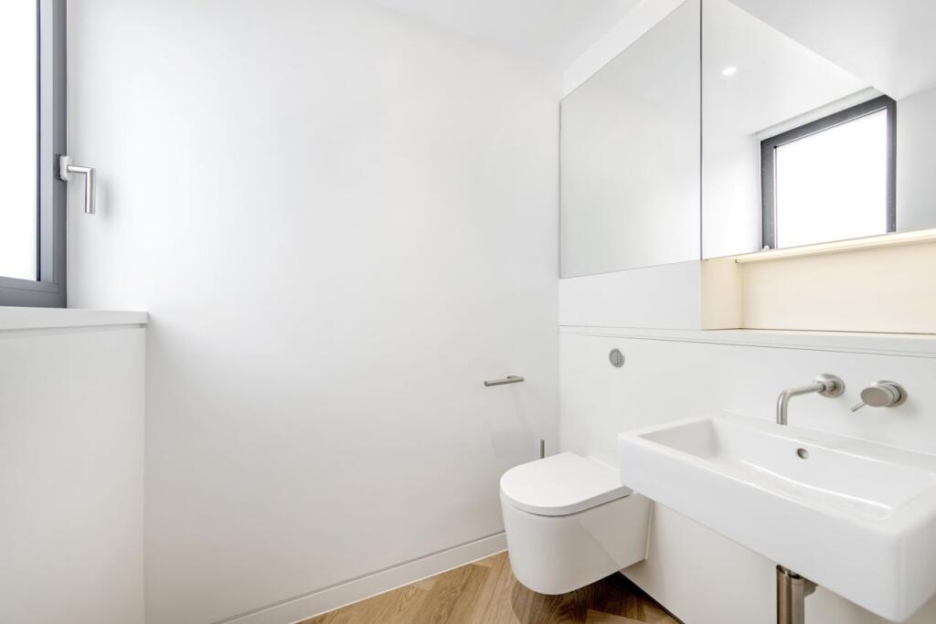 16194_daniel_watney__flat_3_one_benjamin_street_