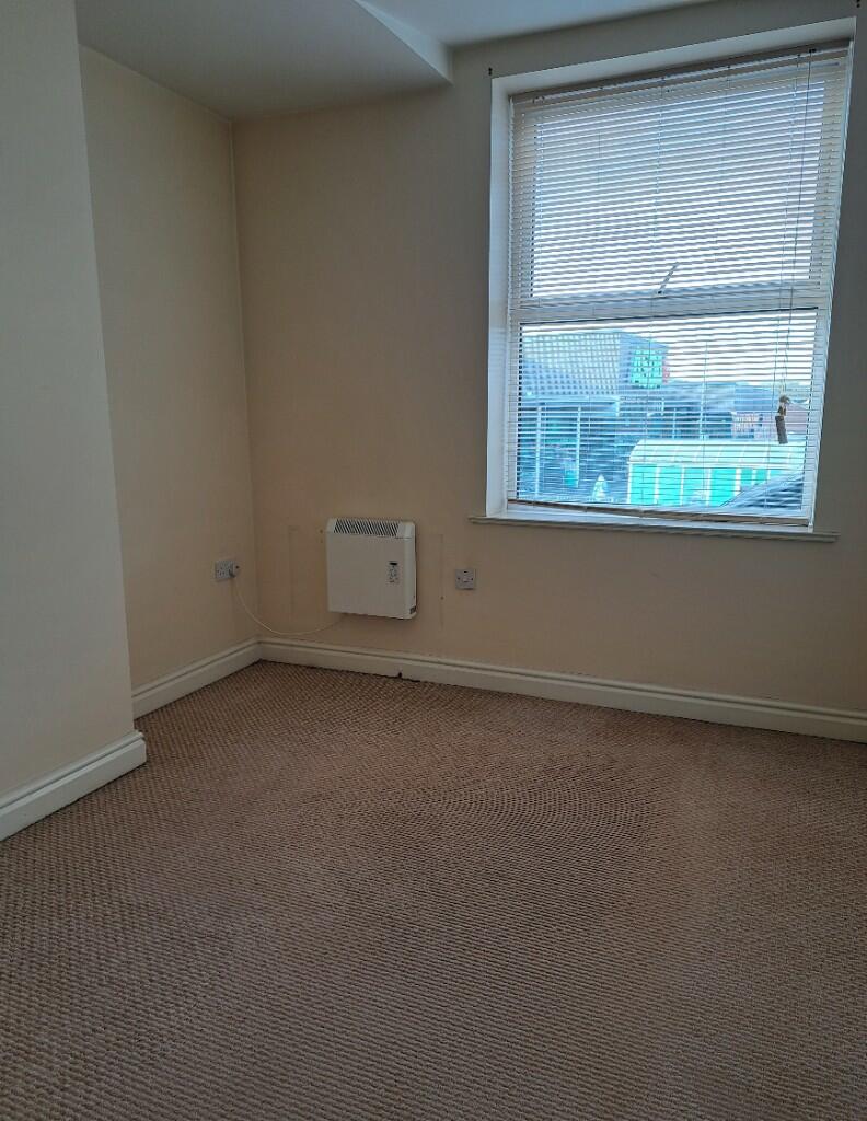 Bedroom w