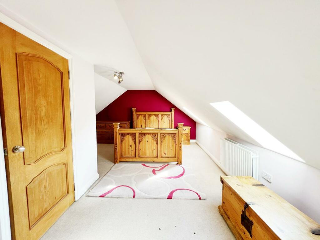 Bedroom 1.jpg