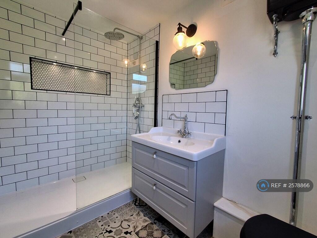 En-Suite 3