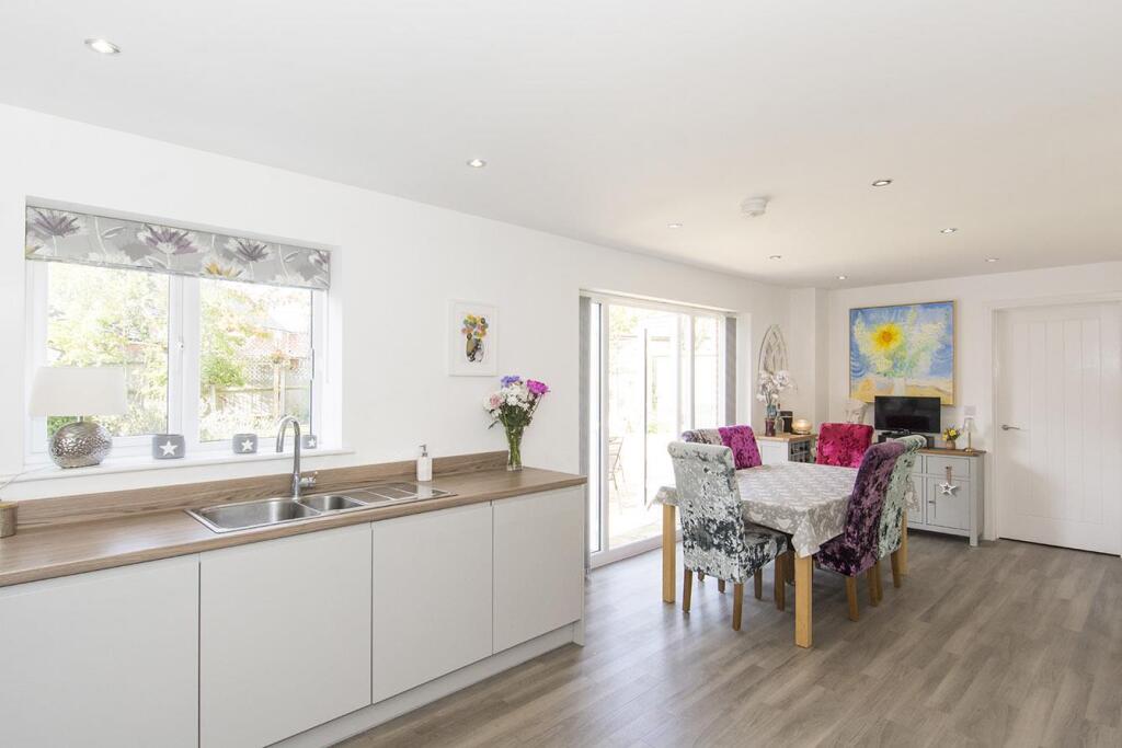 (Kitchen/Diner Photo Two)