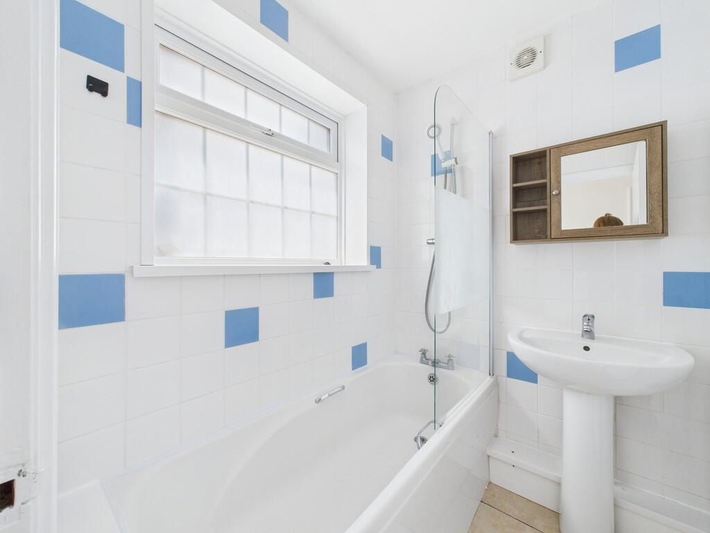 CAM02089G0-PR0502...