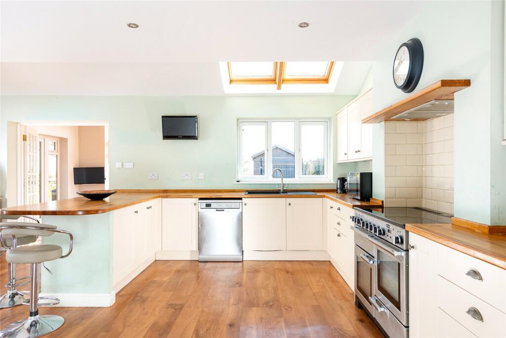 Kitchen/Dining