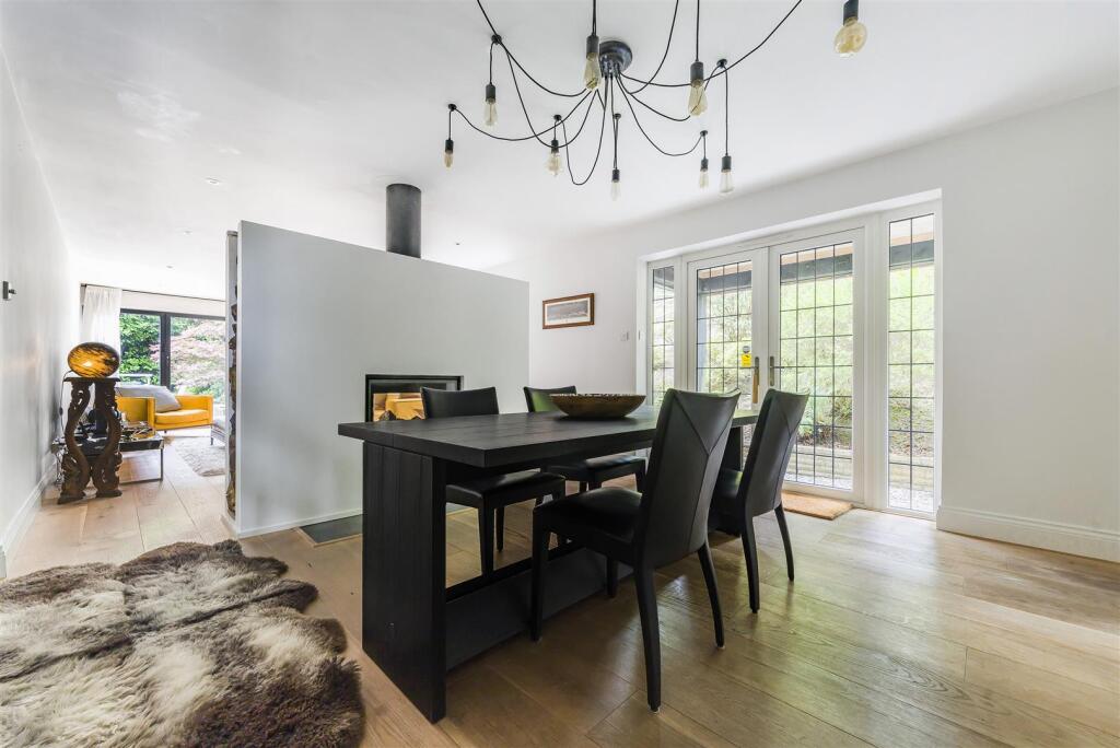 Dining area.jpg