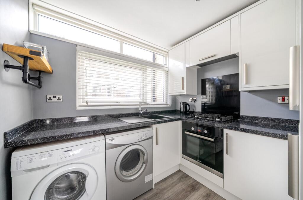 EweMove Harrogate - Kitchen1