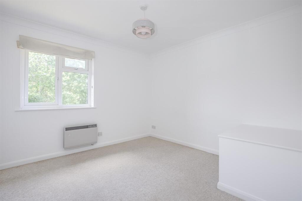 12 Old Coach Drive, HP11 1AS-2.jpg