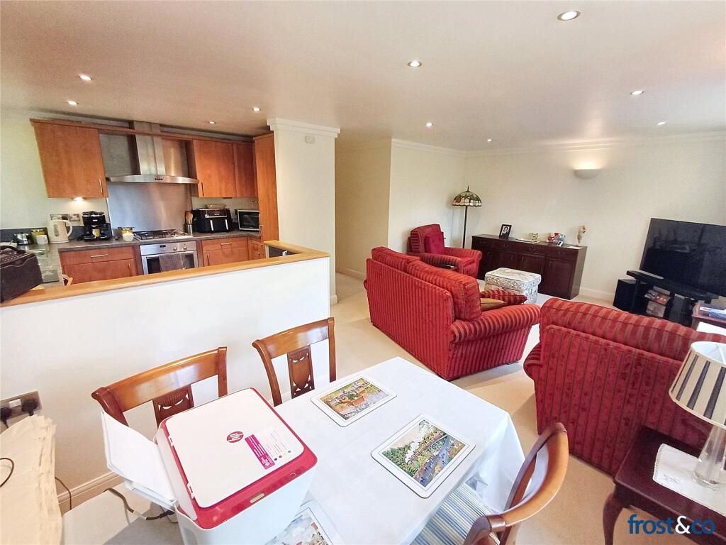 Kitchen/Living Area
