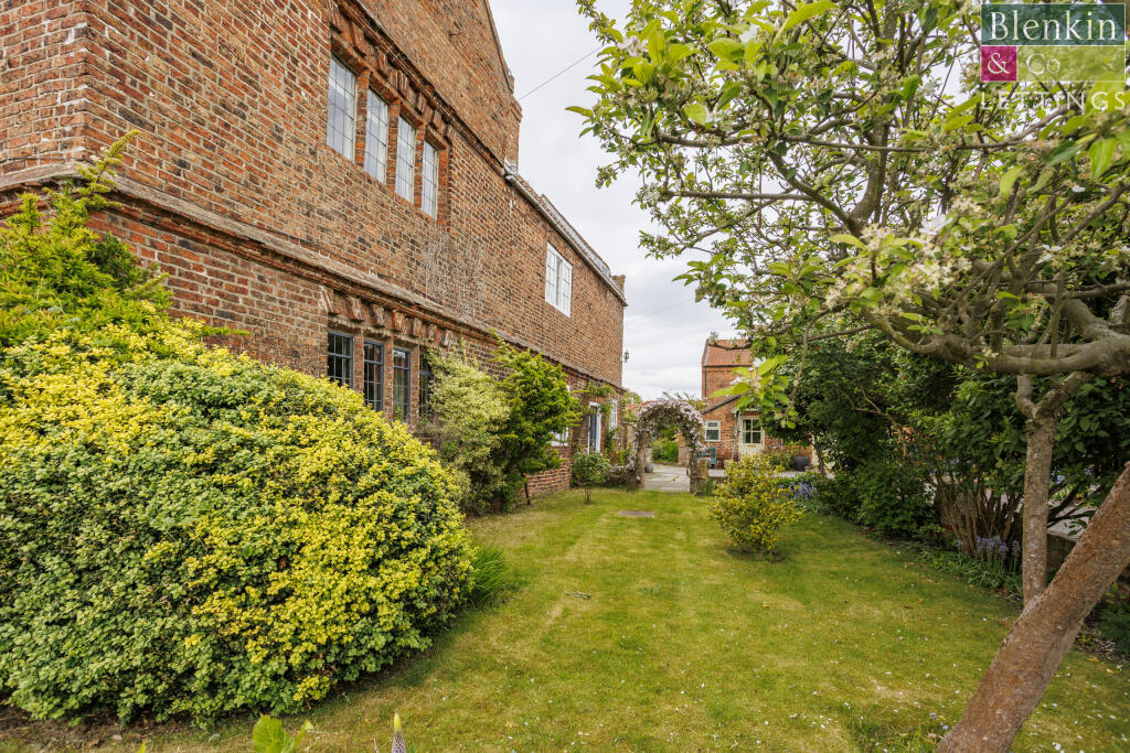 The_Grange_externals_14