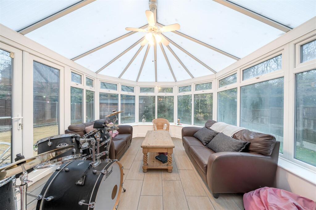 18 Poplar Grove, Ryton On Dunsmore (21).jpg