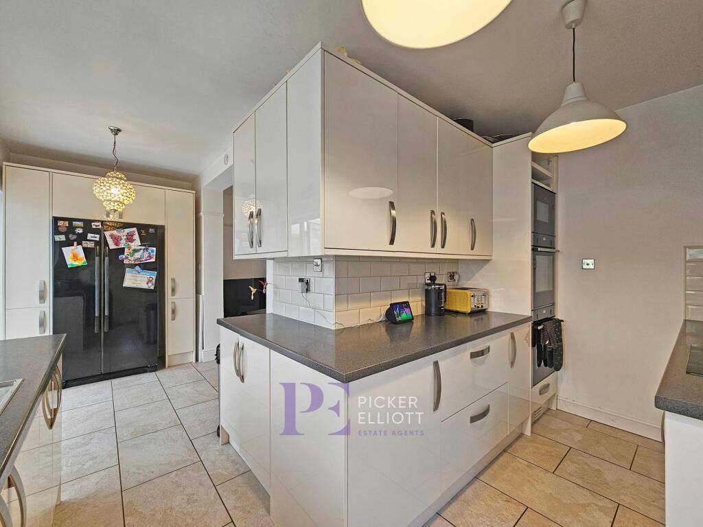 L Shaped Kitchen/Diner