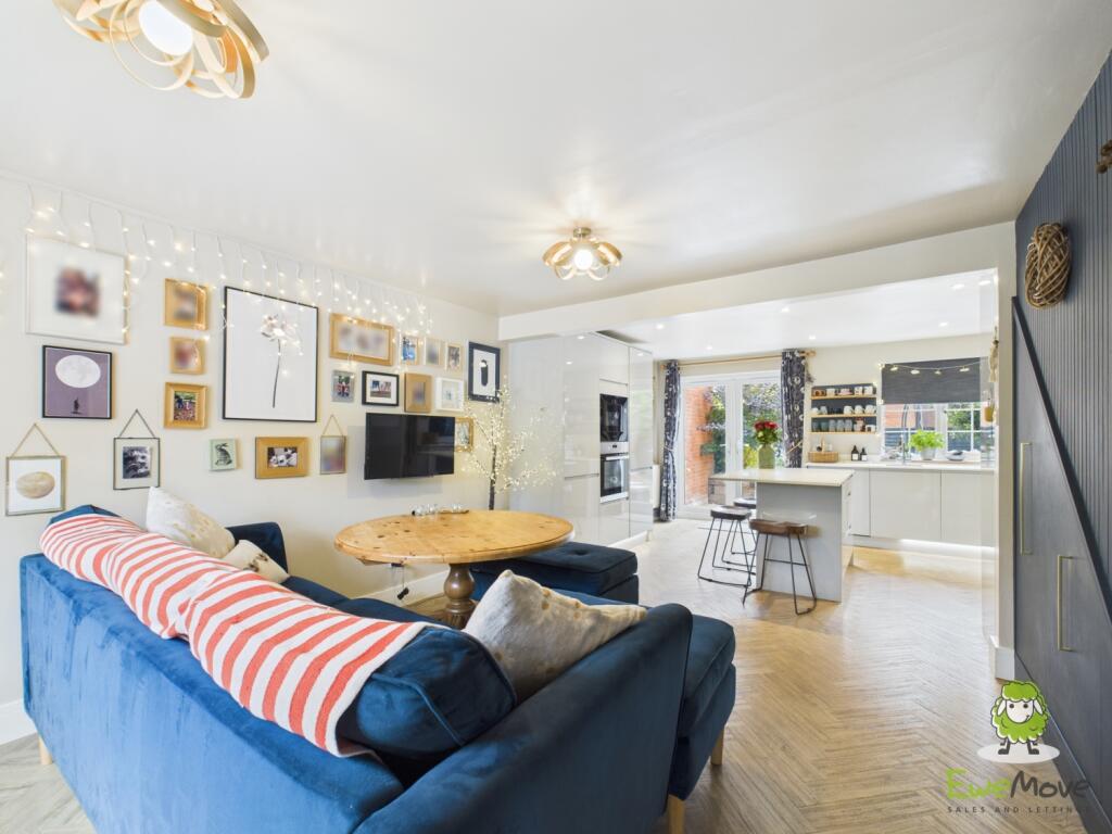 EweMove Estate Agents Basingstoke - 2 Cowslip Bank