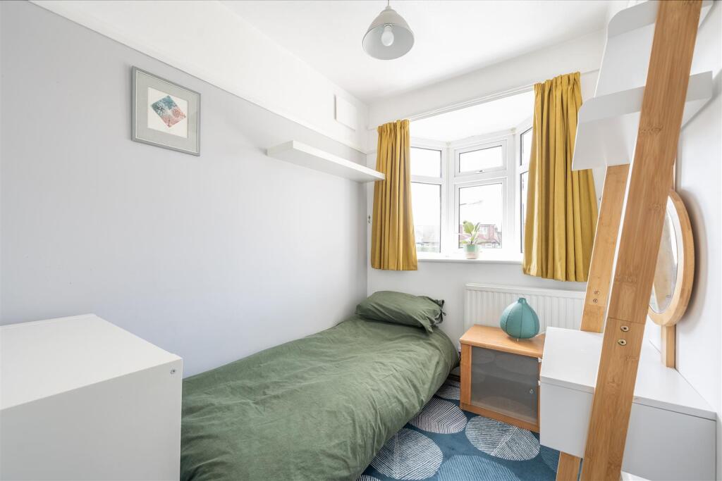 Dean Gardens, E17