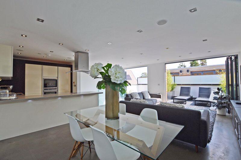 KITCHEN/DINER/RECEPTION ROOM